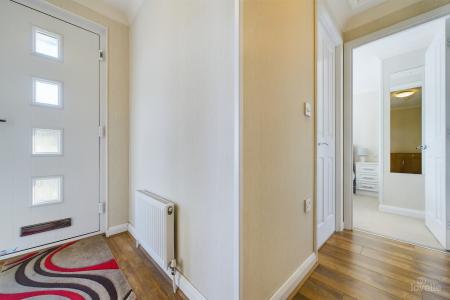 2 bedroom Park home for sale in Barton Broads Park, Maltkiln R, Barton-upon-Humber, North Lincolnshire, DN18