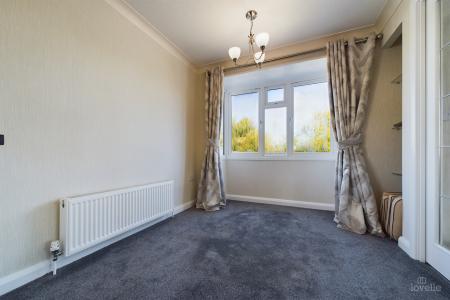 2 bedroom Park home for sale in Barton Broads Park, Maltkiln R, Barton-upon-Humber, North Lincolnshire, DN18