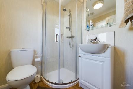 2 bedroom Park home for sale in Barton Broads Park, Maltkiln R, Barton-upon-Humber, North Lincolnshire, DN18