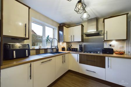 4 bedroom Detached house for sale in Clipson Crest, Barton-upon-Humber, North Lincolnshire, DN18