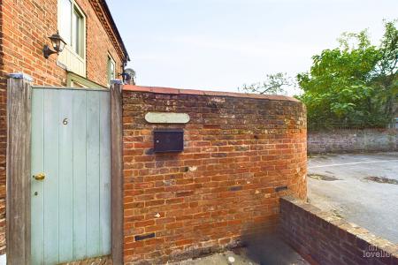 2 bedroom Character Property for sale in Kingsgarth, Barton-upon-Humber, North Lincolnshire, DN18