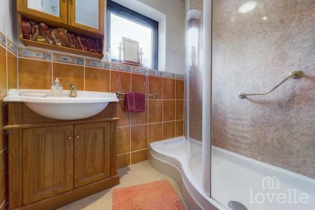 4 bedroom Detached house for sale in Main Street, Horkstow, North Lincolnshire, DN18