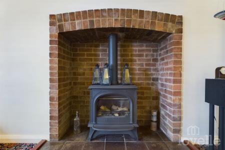 4 bedroom Detached house for sale in Main Street, Horkstow, North Lincolnshire, DN18