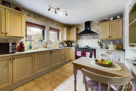 4 bedroom Detached house for sale in Main Street, Horkstow, North Lincolnshire, DN18