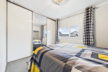 2 bedroom Park home for sale in Maltkiln Road, Barton-upon-Humber, North Lincolnshire, DN18