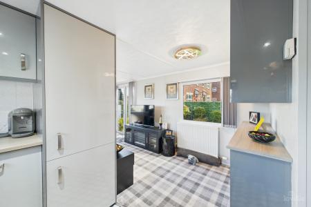 2 bedroom Park home for sale in Maltkiln Road, Barton-upon-Humber, North Lincolnshire, DN18