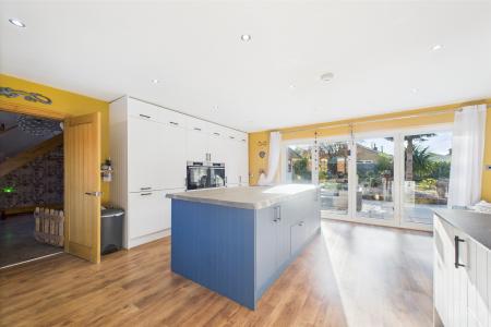 5 bedroom Detached house for sale in North End, Goxhill, North Lincolnshire, DN19