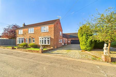 5 bedroom Detached house for sale in North End, Goxhill, North Lincolnshire, DN19