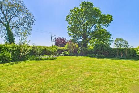 4 bedroom Detached house for sale in Swallow Lane, Wootton, North Lincolnshire, DN39