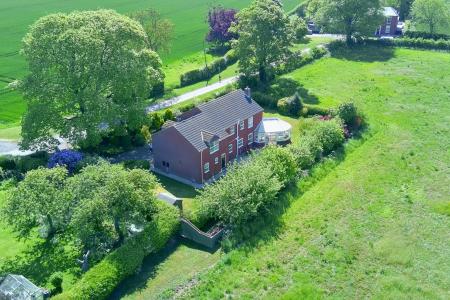 4 bedroom Detached house for sale in Swallow Lane, Wootton, North Lincolnshire, DN39
