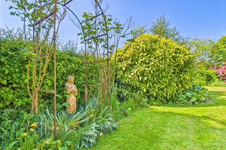 4 bedroom Detached house for sale in Swallow Lane, Wootton, North Lincolnshire, DN39