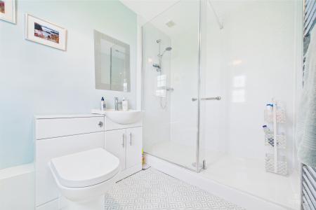 4 bedroom Detached house for sale in Swallow Lane, Wootton, North Lincolnshire, DN39