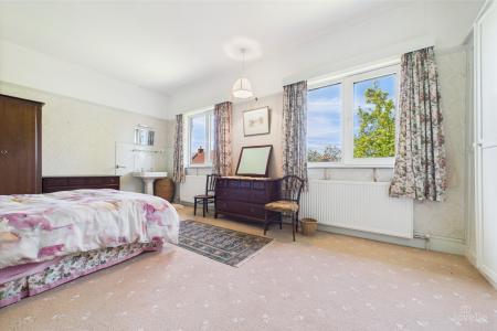 6 bedroom Detached house for sale in West End Road, Ulceby, North Lincolnshire, DN39