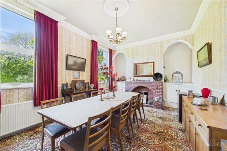 6 bedroom Detached house for sale in West End Road, Ulceby, North Lincolnshire, DN39