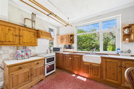 6 bedroom Detached house for sale in West End Road, Ulceby, North Lincolnshire, DN39