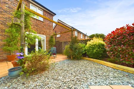 3 bedroom Detached house for sale in Worsley Paddock, Ulceby, North Lincolnshire, DN39