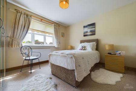 3 bedroom Detached house for sale in Worsley Paddock, Ulceby, North Lincolnshire, DN39