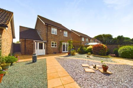 3 bedroom Detached house for sale in Worsley Paddock, Ulceby, North Lincolnshire, DN39