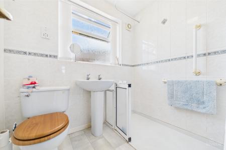 2 bedroom Detached bungalow for sale in Welton Close, Barton-upon-Humber, North Lincolnshire, DN18