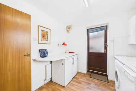 2 bedroom Detached bungalow for sale in Welton Close, Barton-upon-Humber, North Lincolnshire, DN18