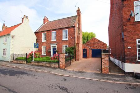 4 bedroom Detached house for sale in Willow House - Soutergate, Barton-upon-Humber, North Lincolnshire, DN18