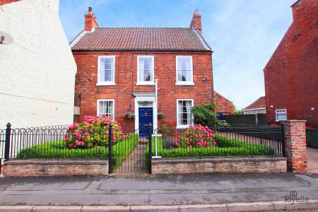 4 bedroom Detached house for sale in Willow House - Soutergate, Barton-upon-Humber, North Lincolnshire, DN18