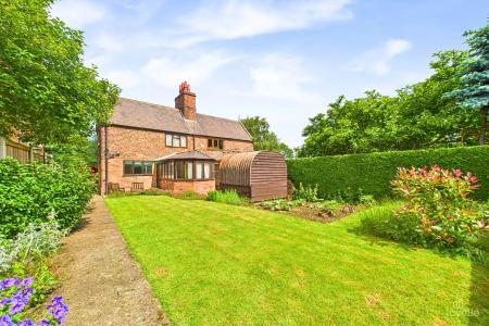 2 bedroom Semi-detached house for sale in Killingholme Road, Ulceby, North Lincolnshire, DN39