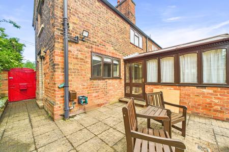 2 bedroom Semi-detached house for sale in Killingholme Road, Ulceby, North Lincolnshire, DN39