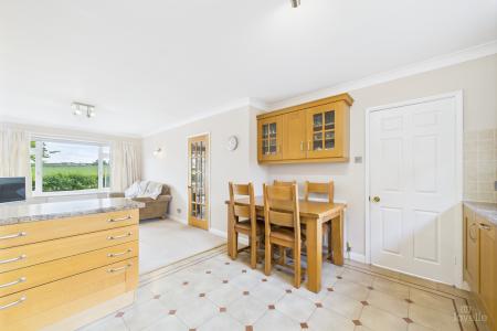 4 bedroom Detached house for sale in Horkstow Road, Barton-upon-Humber, North Lincolnshire, DN18