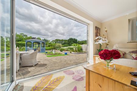 4 bedroom Detached house for sale in Eastfield Road, Barton-upon-Humber, North Lincolnshire, DN18