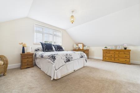 4 bedroom Detached house for sale in Eastfield Road, Barton-upon-Humber, North Lincolnshire, DN18