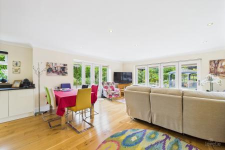 4 bedroom Detached house for sale in Eastfield Road, Barton-upon-Humber, North Lincolnshire, DN18