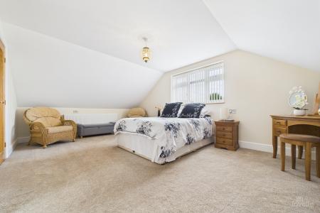 4 bedroom Detached house for sale in Eastfield Road, Barton-upon-Humber, North Lincolnshire, DN18