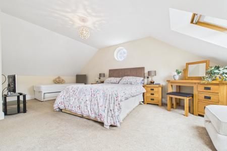 4 bedroom Detached house for sale in Eastfield Road, Barton-upon-Humber, North Lincolnshire, DN18