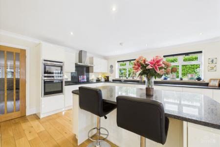 4 bedroom Detached house for sale in Eastfield Road, Barton-upon-Humber, North Lincolnshire, DN18