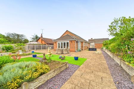 4 bedroom Detached house for sale in Eastfield Road, Barton-upon-Humber, North Lincolnshire, DN18