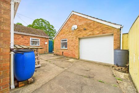 3 bedroom Detached bungalow for sale in Main Street, Bonby, North Lincolnshire, DN20