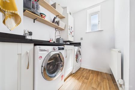 3 bedroom Semi-detached house for sale in Canberra View, Barton-upon-Humber, North Lincolnshire, DN18