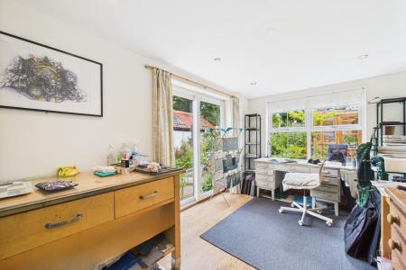 4 bedroom Semi-detached house for sale in Palmer Lane, Barrow-upon-Humber, North Lincolnshire, DN19