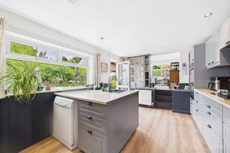 4 bedroom Semi-detached house for sale in Palmer Lane, Barrow-upon-Humber, North Lincolnshire, DN19