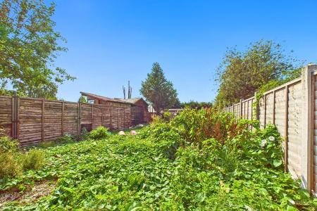 3 bedroom Semi-detached house for sale in Sluice Road, South Ferriby, North Lincolnshire, DN18