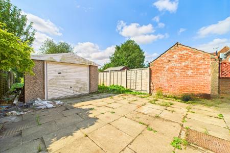 3 bedroom Semi-detached house for sale in Sluice Road, South Ferriby, North Lincolnshire, DN18