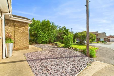 3 bedroom Detached bungalow for sale in Bradwell Close, Barton-upon-Humber, North Lincolnshire, DN18