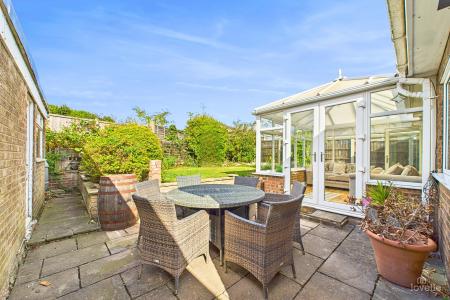 3 bedroom Detached bungalow for sale in Bradwell Close, Barton-upon-Humber, North Lincolnshire, DN18