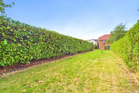 2 bedroom End of terrace house for sale in Chapel Street, Goxhill, North Lincolnshire, DN19