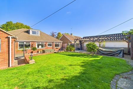 4 bedroom Detached bungalow for sale in Stephen Crescent, Barton-upon-Humber, North Lincolnshire, DN18