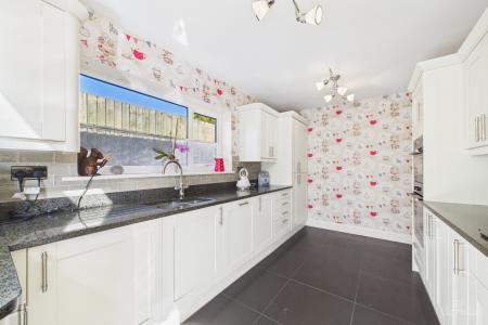 4 bedroom Detached bungalow for sale in Stephen Crescent, Barton-upon-Humber, North Lincolnshire, DN18