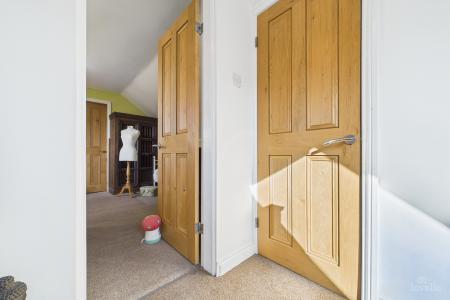 4 bedroom Detached bungalow for sale in Stephen Crescent, Barton-upon-Humber, North Lincolnshire, DN18
