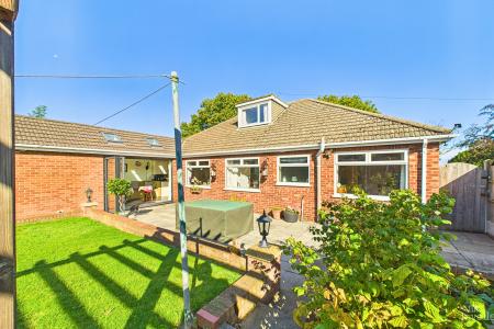 4 bedroom Detached bungalow for sale in Stephen Crescent, Barton-upon-Humber, North Lincolnshire, DN18