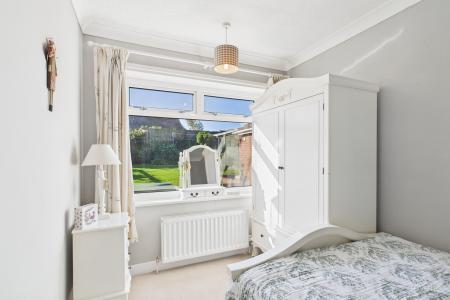 4 bedroom Detached bungalow for sale in Stephen Crescent, Barton-upon-Humber, North Lincolnshire, DN18